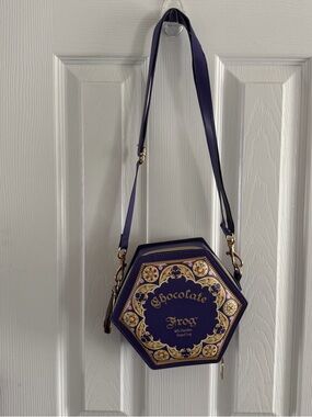 The Wizarding World of Harry Potter Chocolate Frog Crossbody Bag